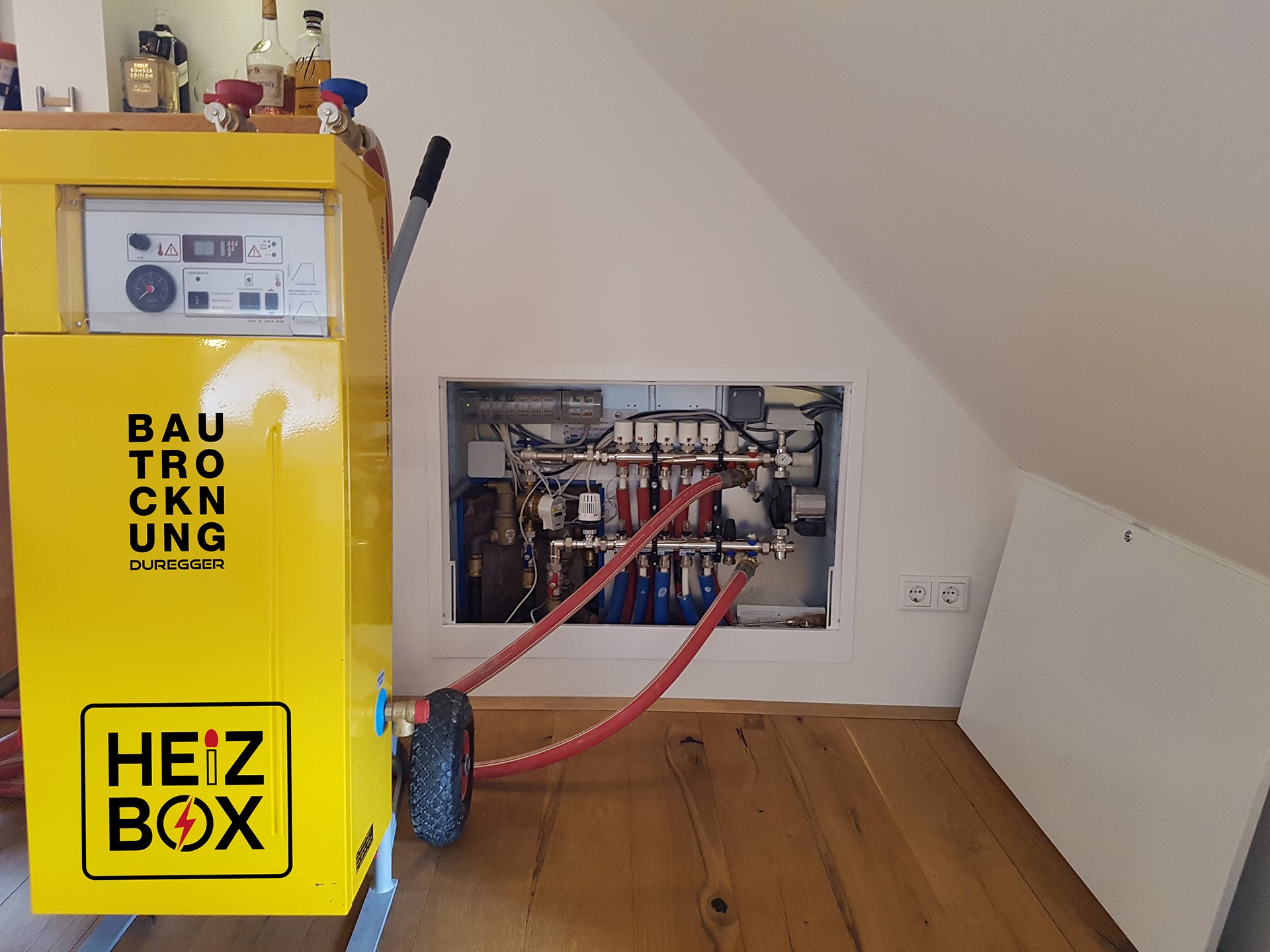 Schüsselung und Randabsackung mit unseren Estrich Aufheizprogrammen vermeiden